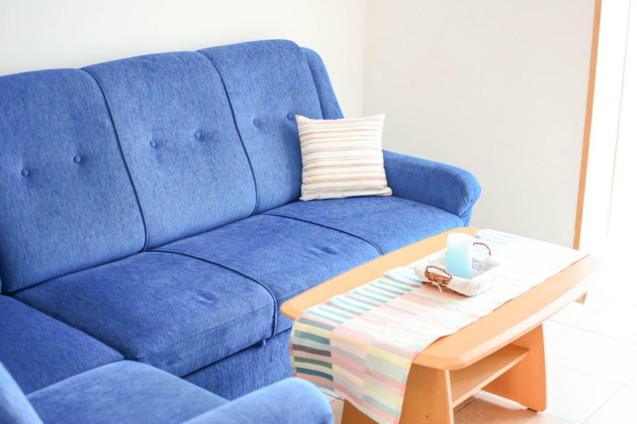 Apartmani Prvi Red Do Mora Pag Town Bagian luar foto